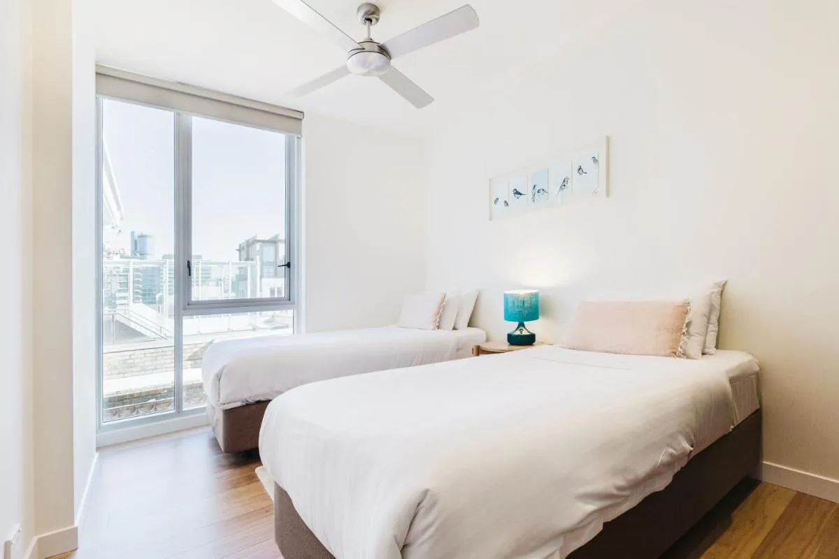Easy Eastside – Urban Chic with a Rooftop Pool Oasis — 2
