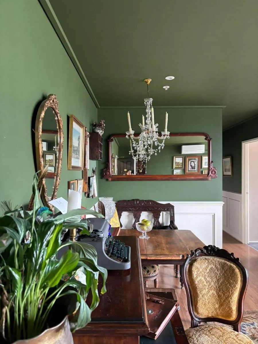 Elegant apartment with balcony and free parking — 4