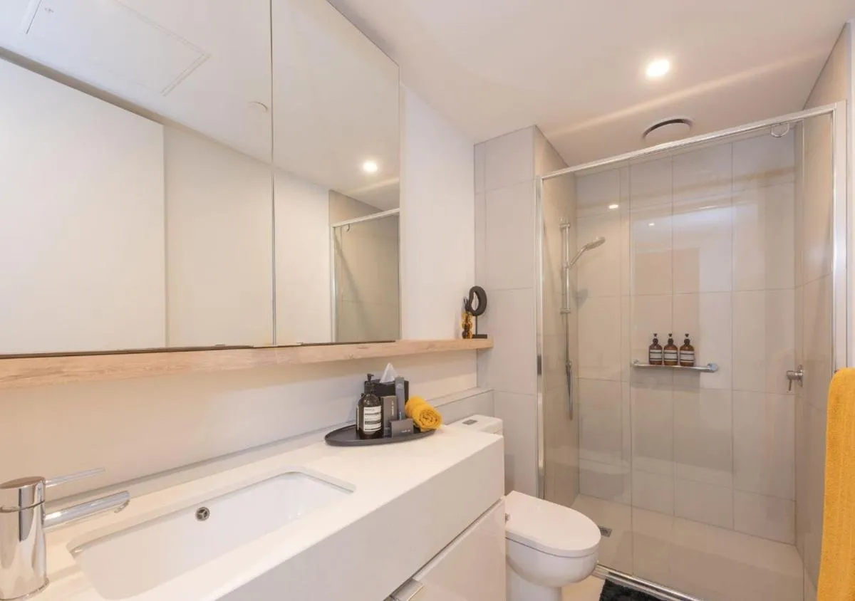 Elwood stylish apartment in botanical location near beach — 3