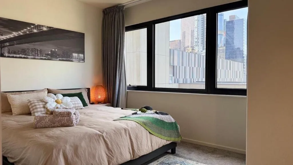 Emporium Luxe 1BR King Suite – Prime CBD Location