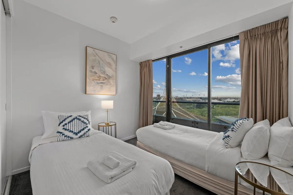 Exclusive Stays – Gallery Tower — 2