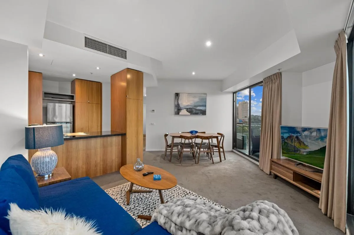 Exclusive Stays – Gallery Tower — 5