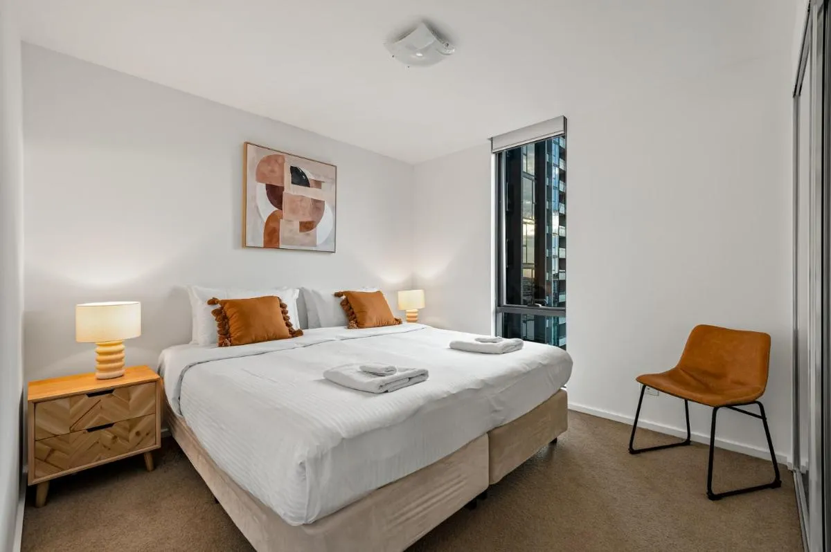 Exclusive Stays – Mainpoint — 2