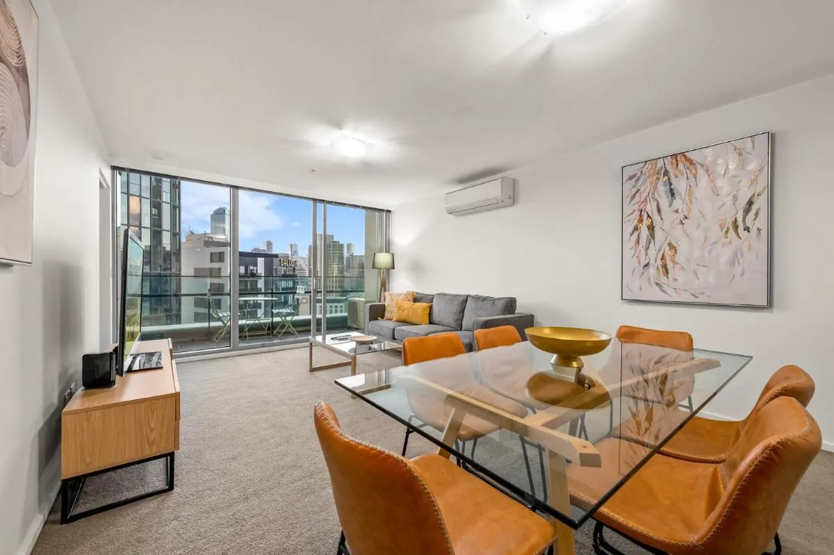 Exclusive Stays – Mainpoint — 5