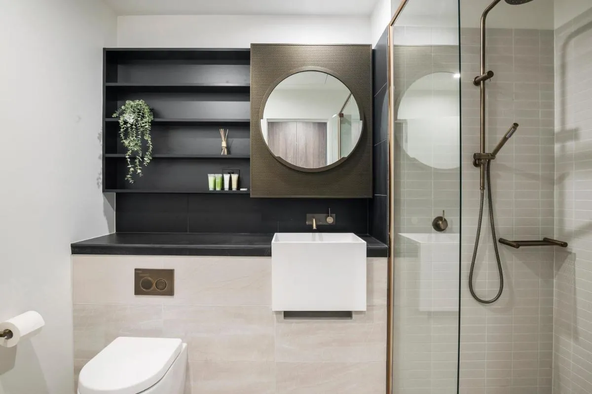 Exquisite Skyline Luxe 3BR Apt Pool & Gym — 3