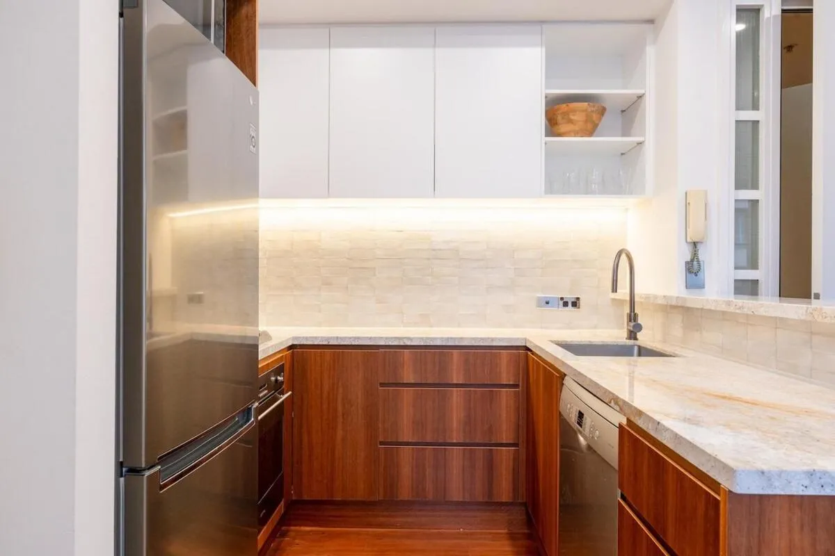 Flinders Lane Hideaway – Light-Filled CBD Retreat — 3
