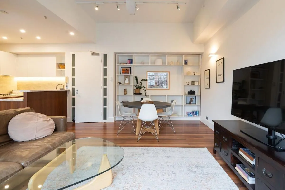 Flinders Lane Hideaway – Light-Filled CBD Retreat — 5