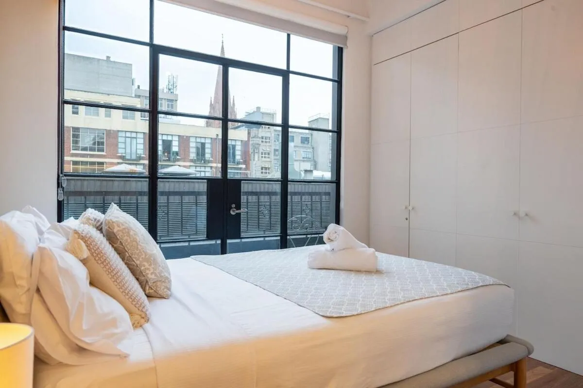 Flinders Lane Hideaway – Light-Filled CBD Retreat — 2