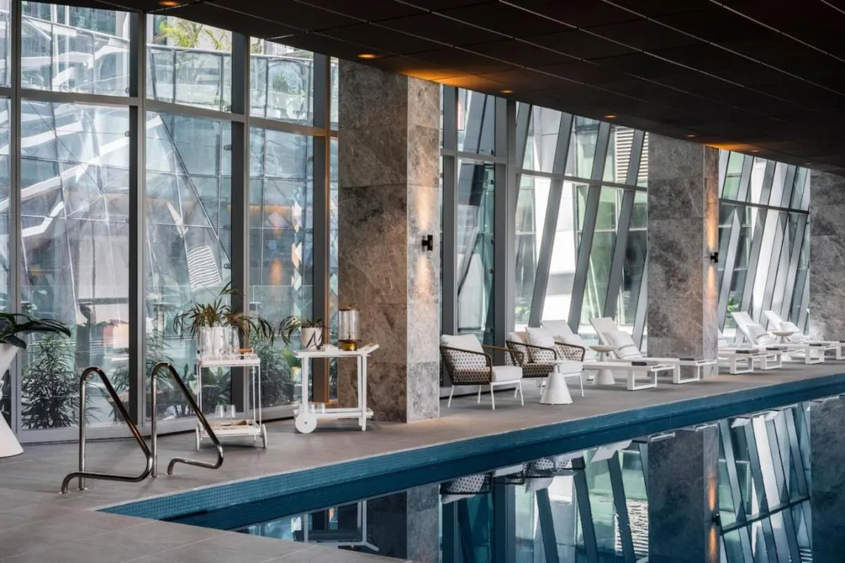 Free Parking Lux Cityscape 3 Bedroom 2 Bath with Pool, Gym, and Sauna — 4