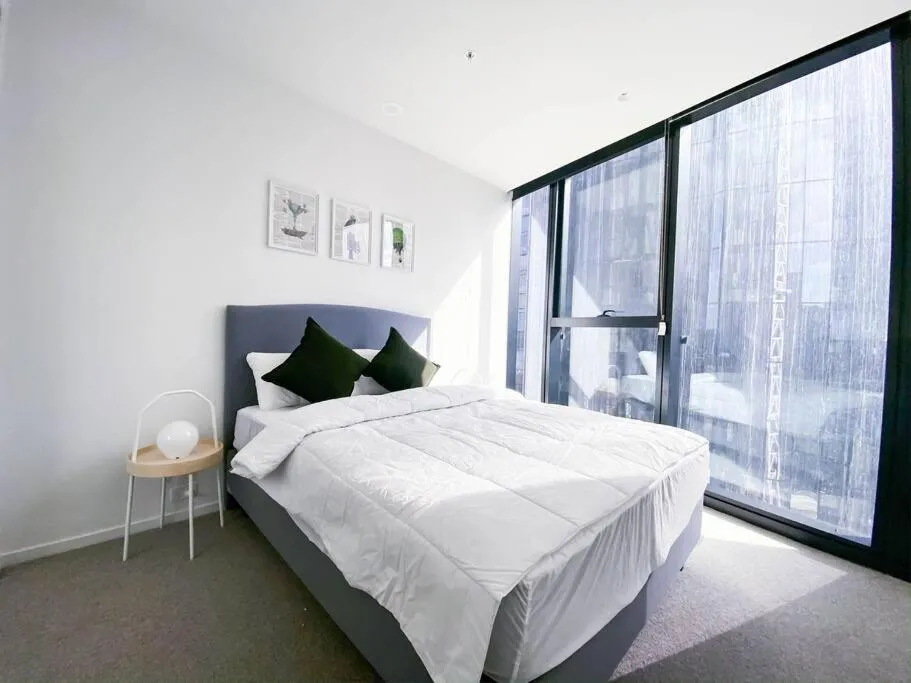 Glamorous Southbank home#MSQ14 — 2