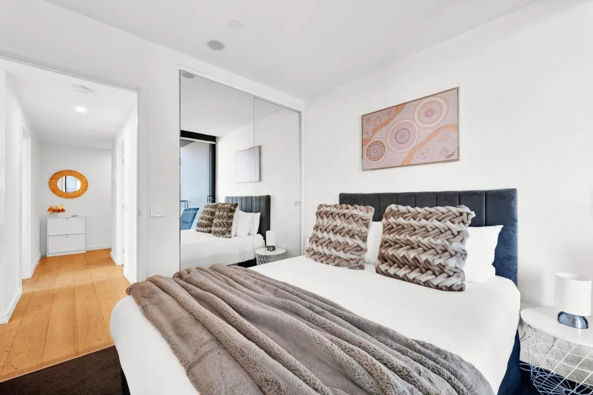 Gorgeous 2bed 2bath apartment near Crown — 4