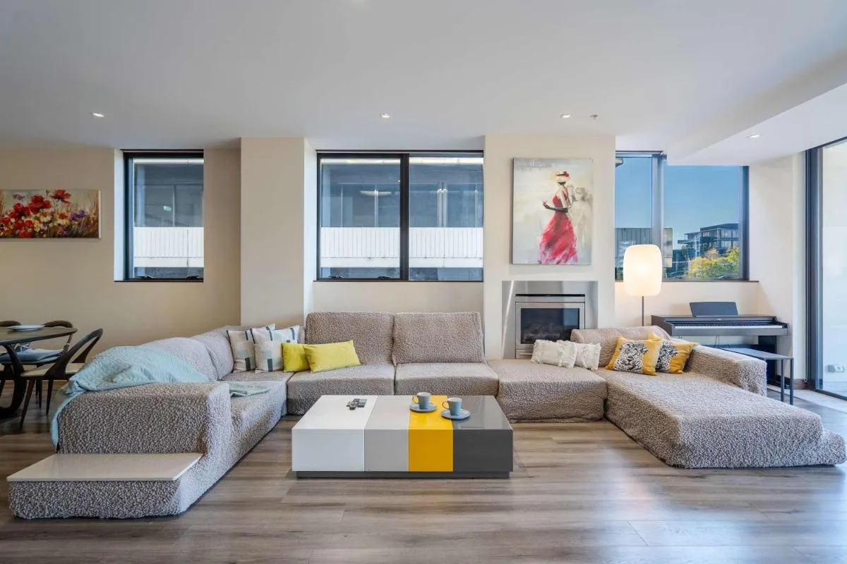 Grand St Kilda 2-story Sub-Penthouse — 2
