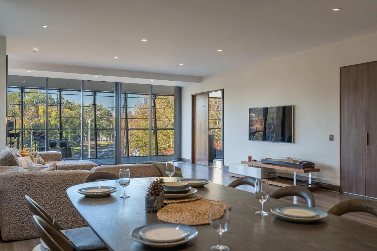 Grand St Kilda 2-story Sub-Penthouse — 4