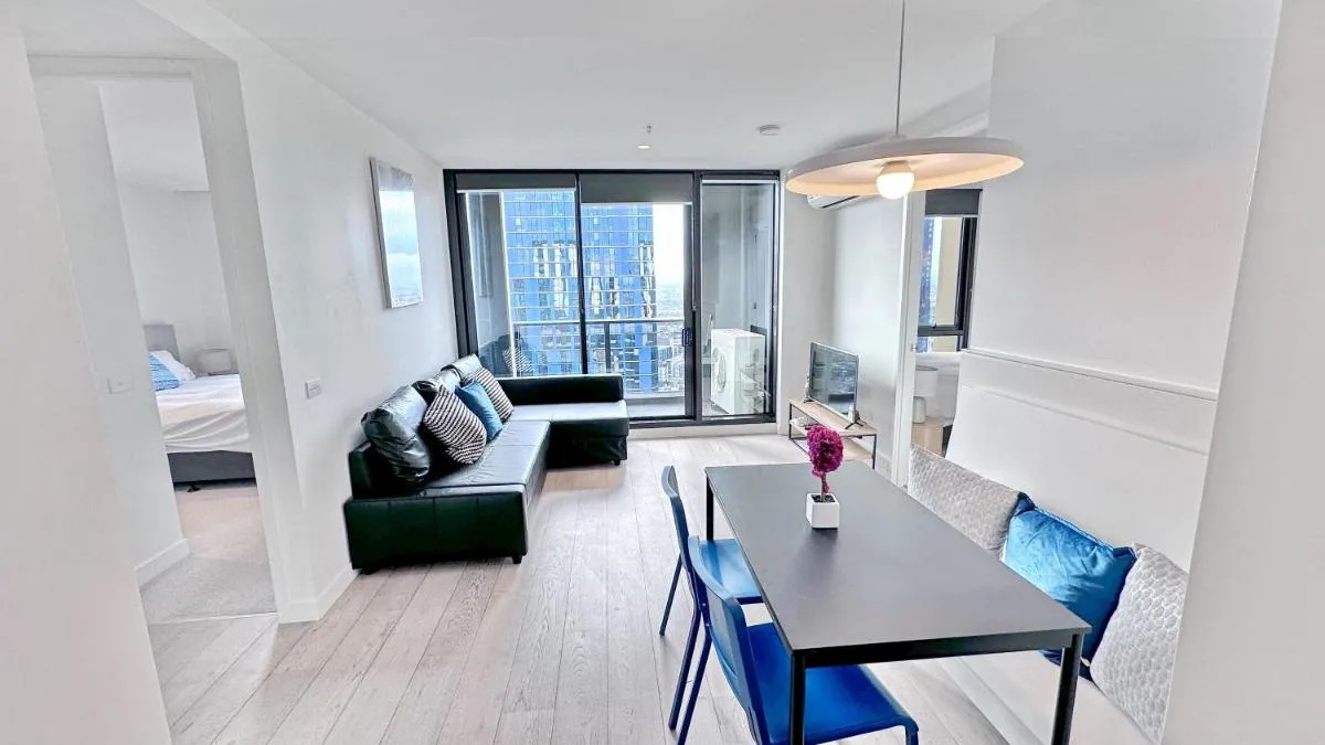 Heart CBD White Crystal Residence in Empire Pool n GYM — 2