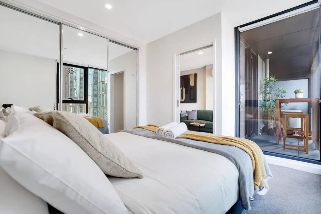 “Hidden Gem” Cosy 2B apt in central Melbourne#UT26 — 2