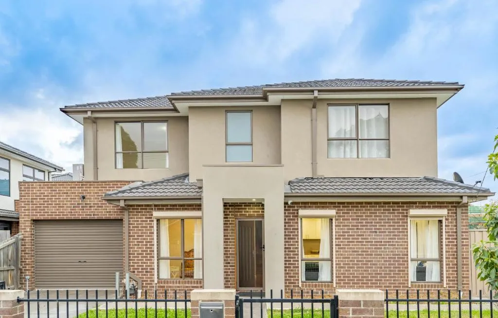 Hidden Gem – 3 bedroom townhouse in Heidelberg West