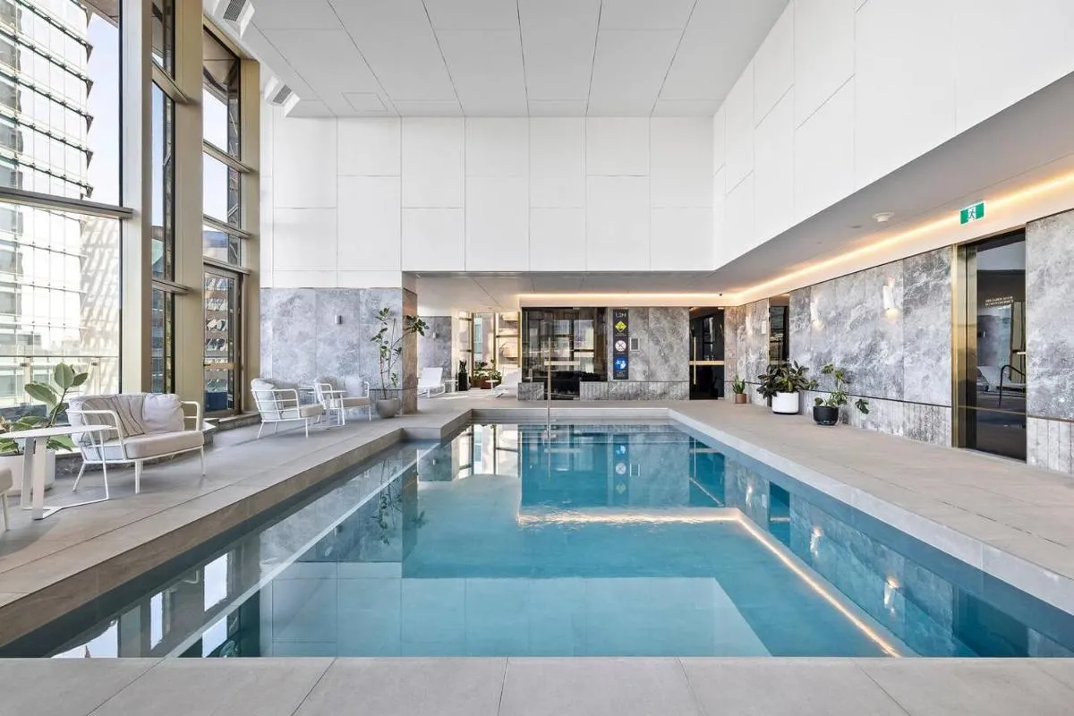 High-End with huge outdoor deck, Heated Pool, Gym, — 3
