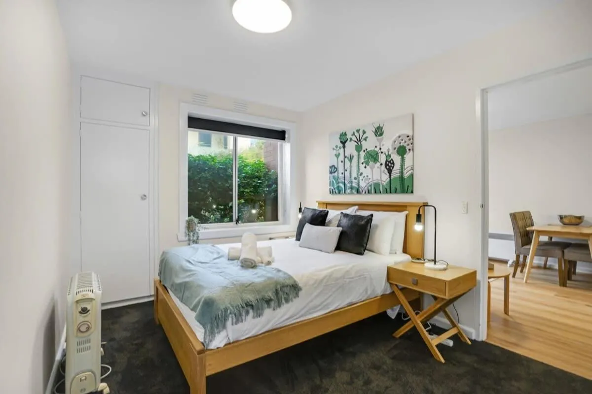 Homey 1 bdrm Thornbury Apt near restaurants+shops — 2