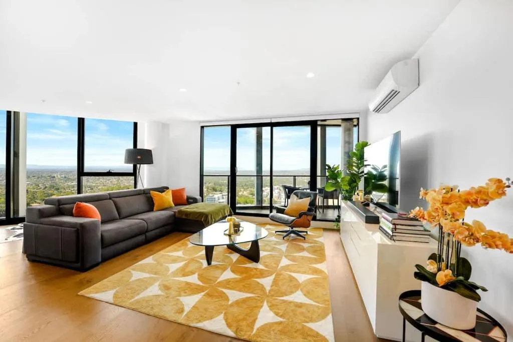 Ivanhoe Penthouse – Amazing view Masterpiece with parking
