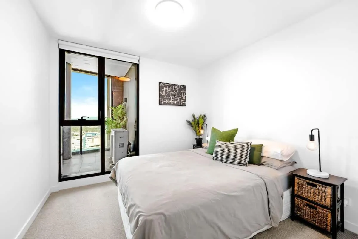 Ivanhoe Penthouse – Amazing view Masterpiece with parking — 2