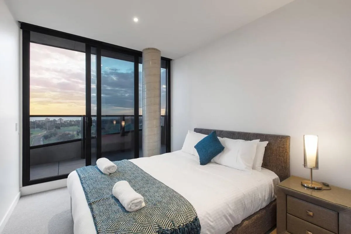 Lakeside Five Star Luxury with Uninterrupted Views — 2