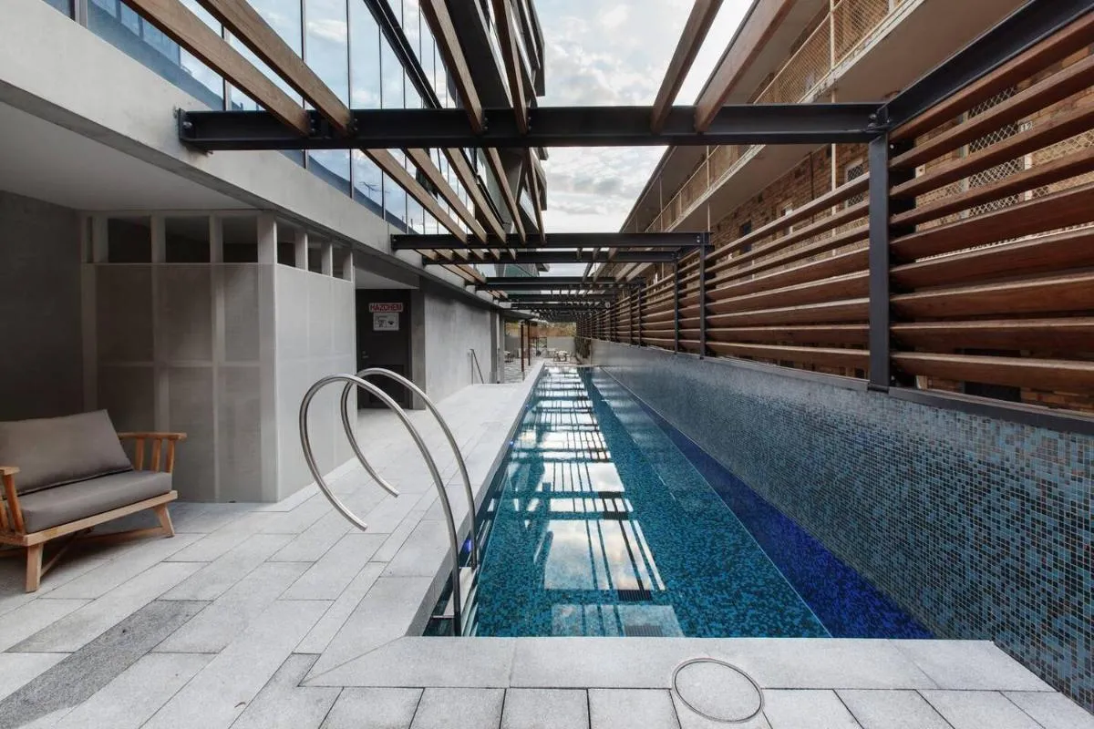 Lakeside Five Star Luxury with Uninterrupted Views — 4