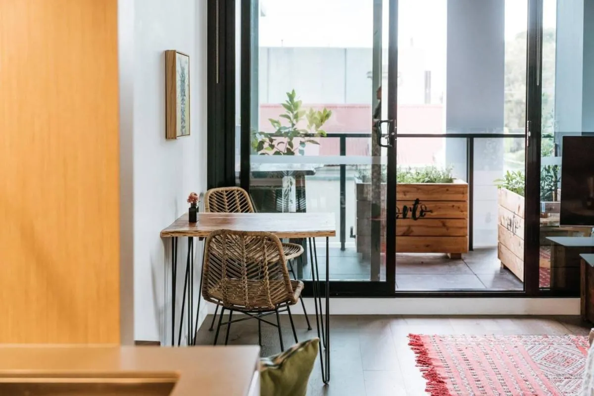 Luna, Stylish and Chic Collingwood Apartment — 3