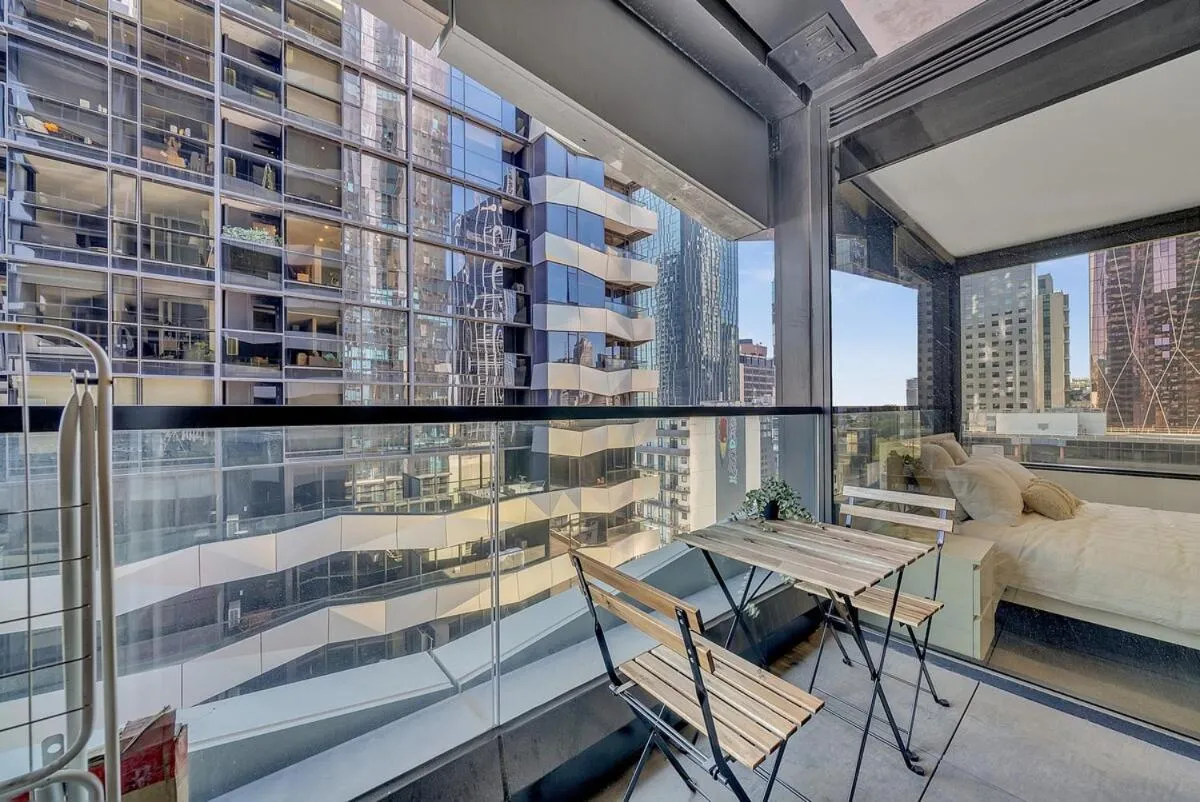Luxurious 2BR Apartment – Central CBD Location with Pool, Gym — 3