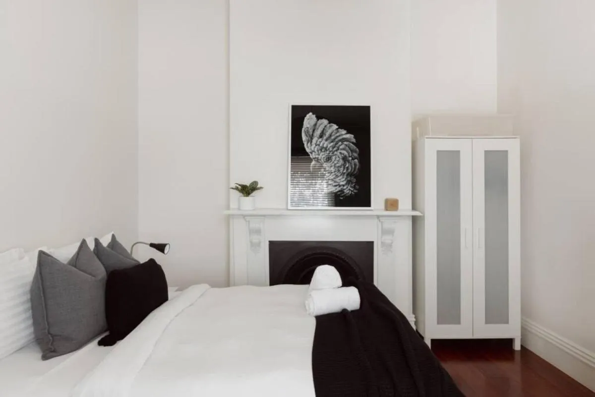 Luxury On Lygon, Victorian Terrace — 2