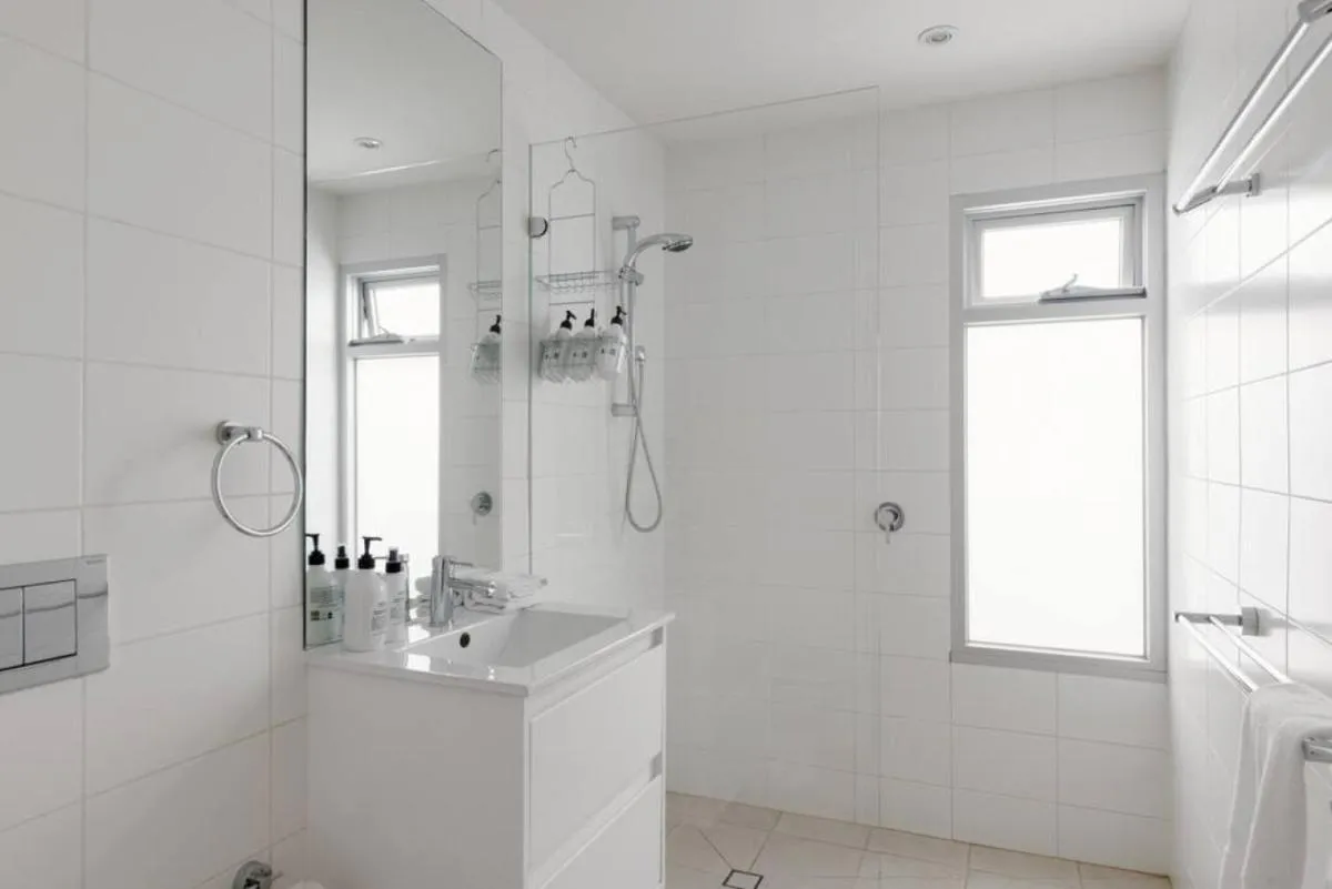 Luxury On Lygon, Victorian Terrace — 3