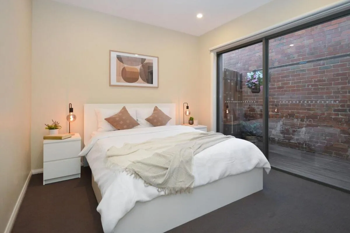 Luxury Townhouse Stay — 3