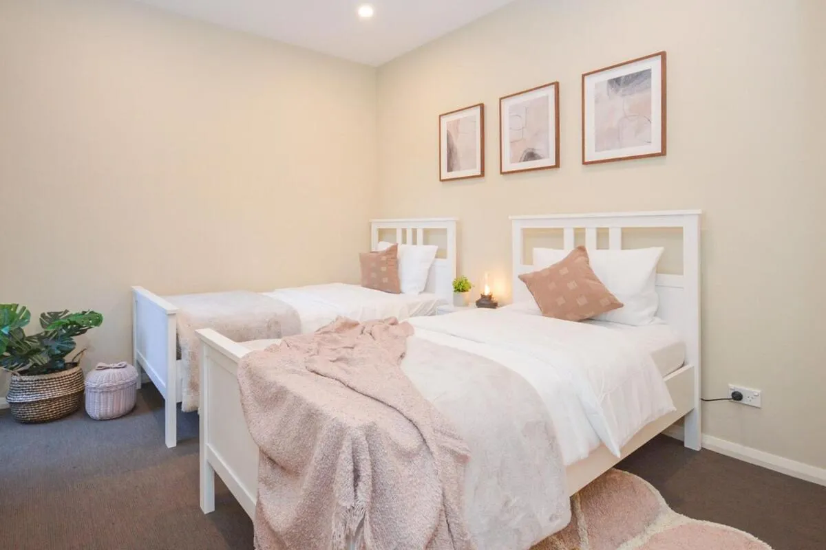 Luxury Townhouse Stay — 4