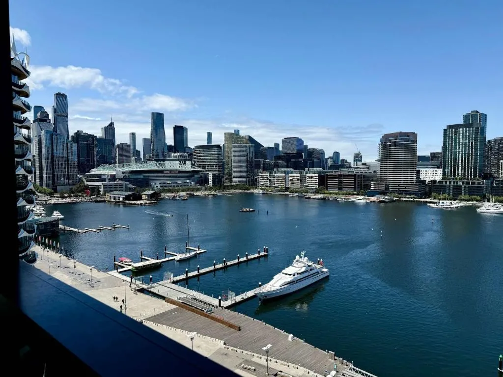 Marina Tower – Stunning Harbour & City View