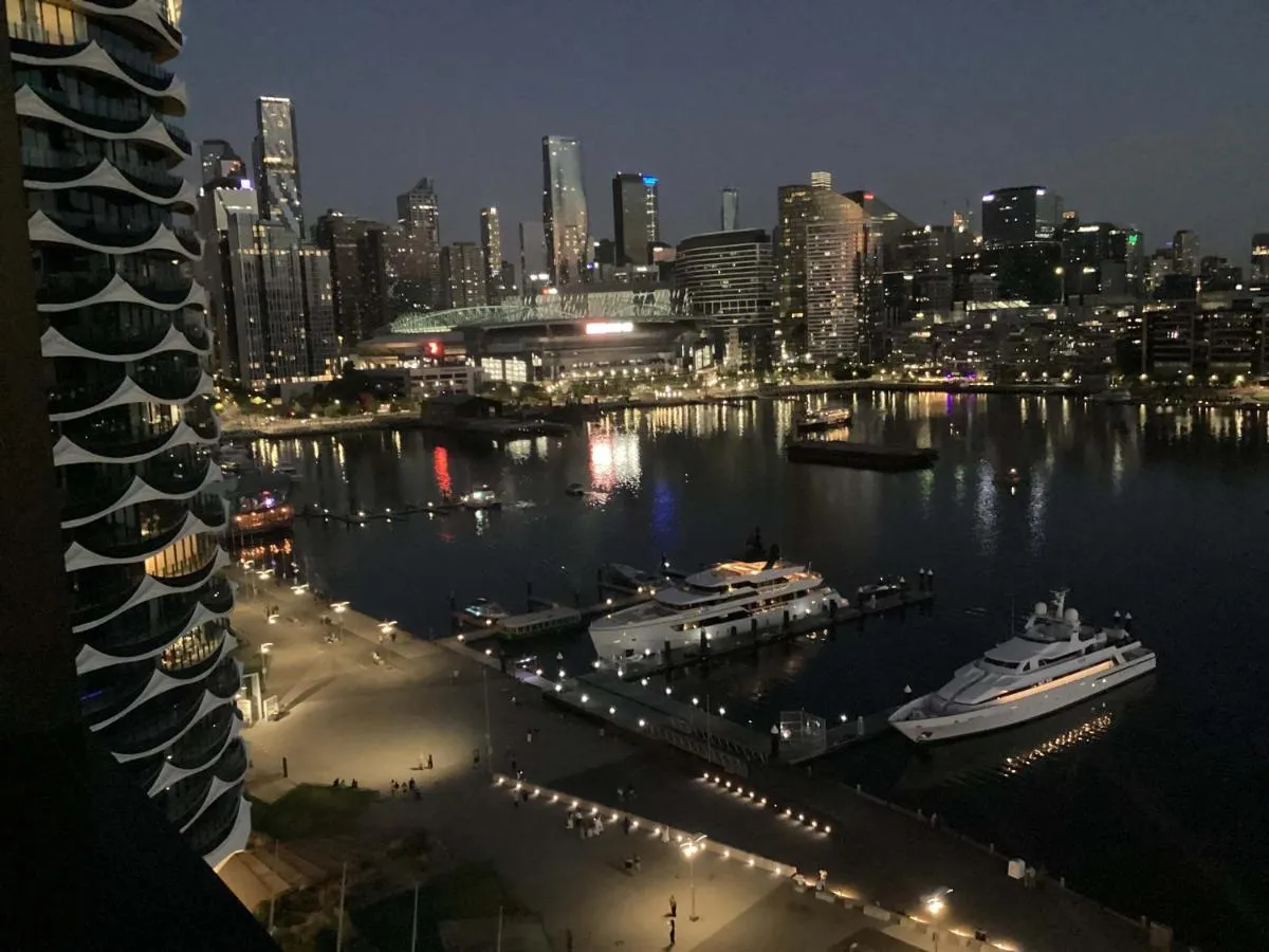 Marina Tower – Stunning Harbour & City View — 3