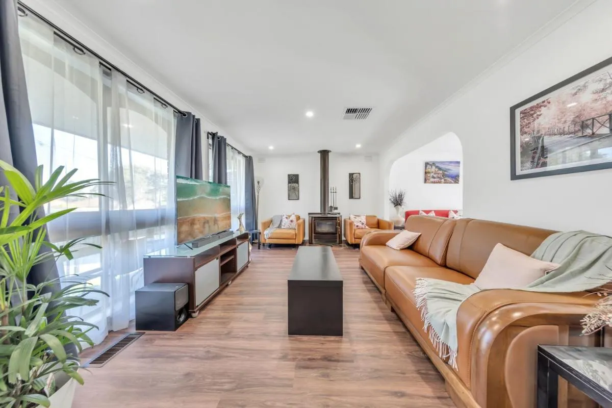 Melbourne Airport Pet friendly Guest House — 5
