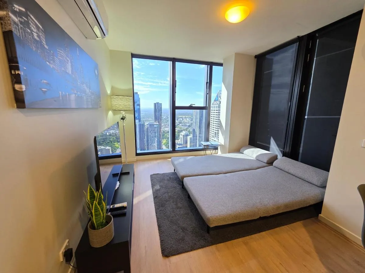 Melbourne CBD Southern Cross Collins St Skyline View Balcony — 2