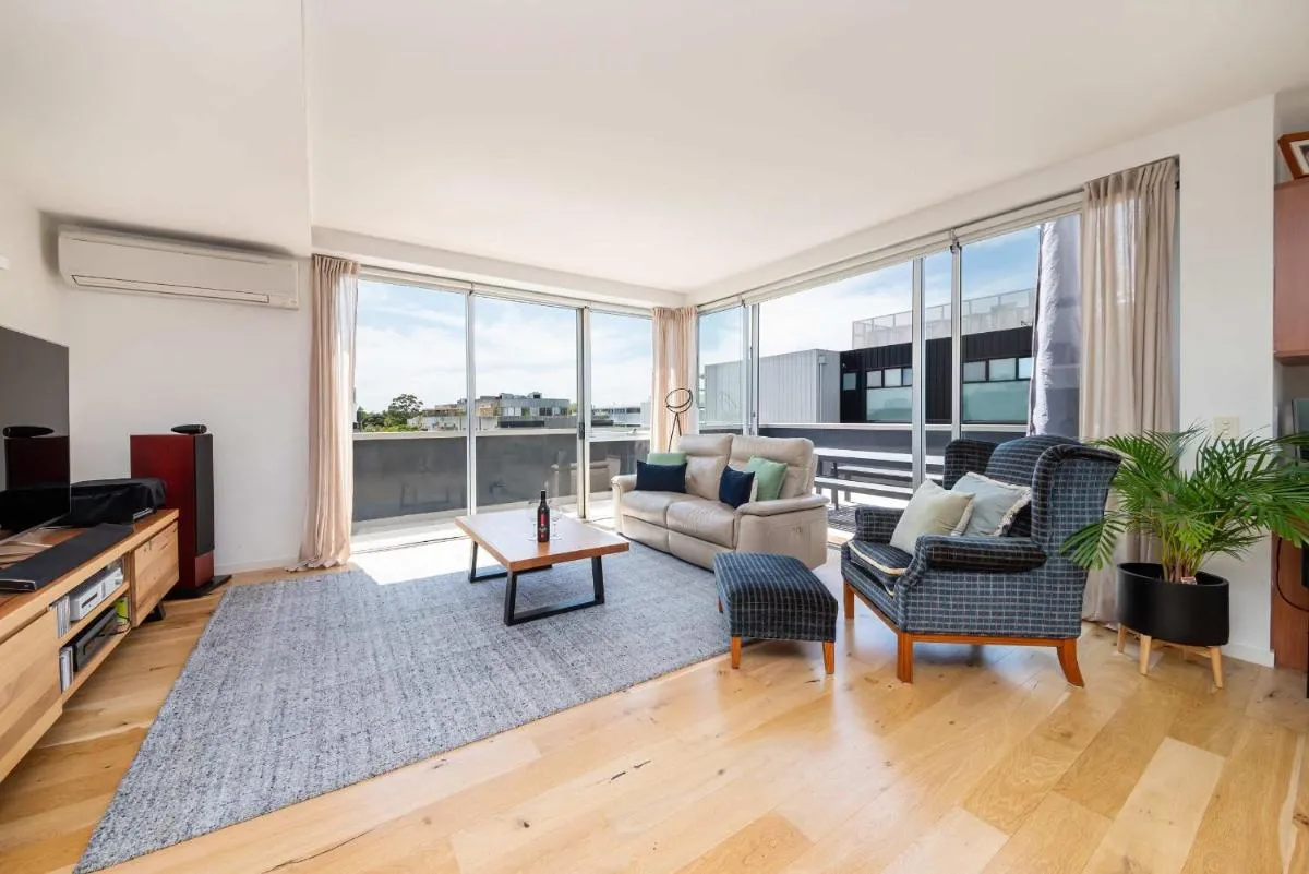 Melbourne Penthouse Apartment A Walk to Brighton Beach — 5