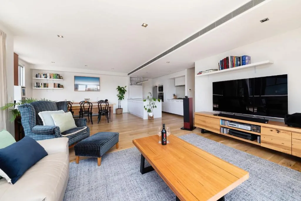 Melbourne Penthouse Apartment A Walk to Brighton Beach