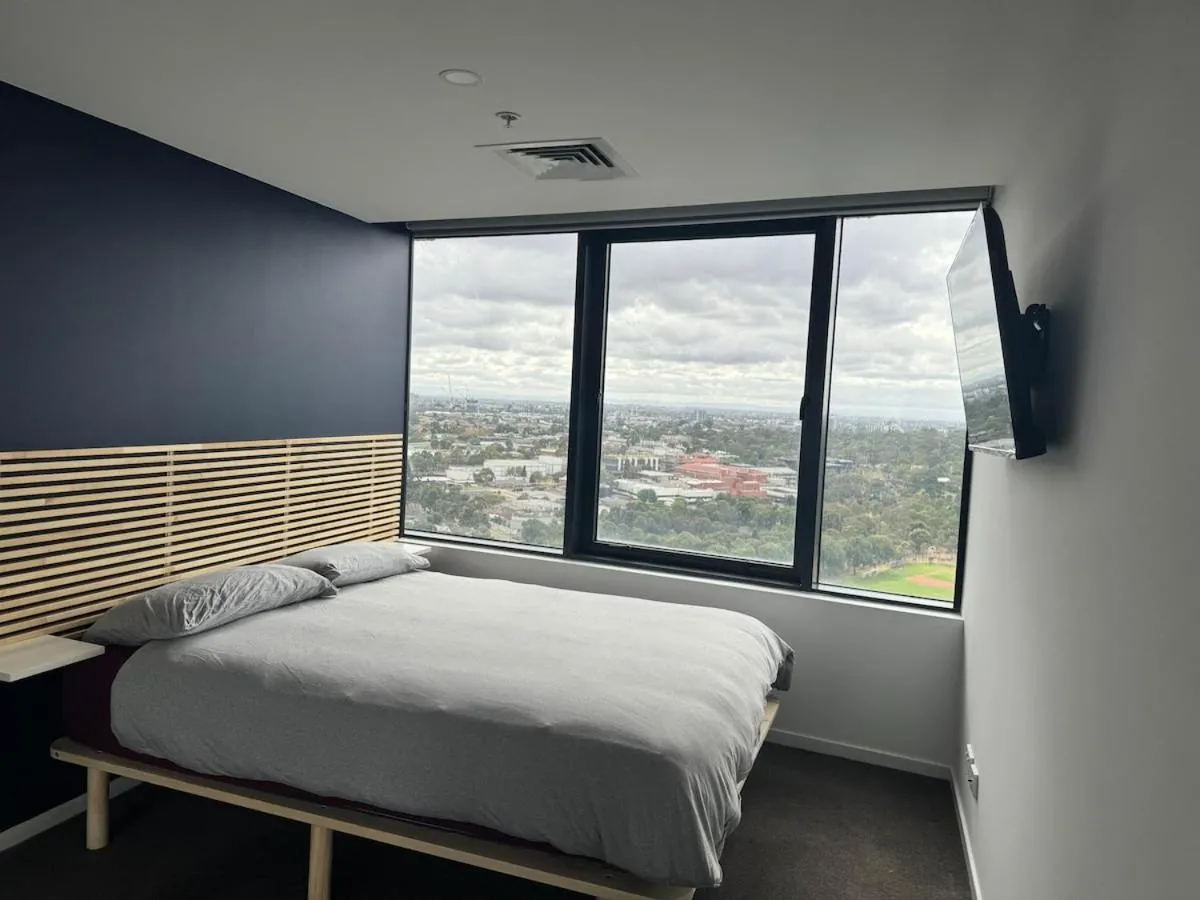 Melbourne skyline spectacular — 2