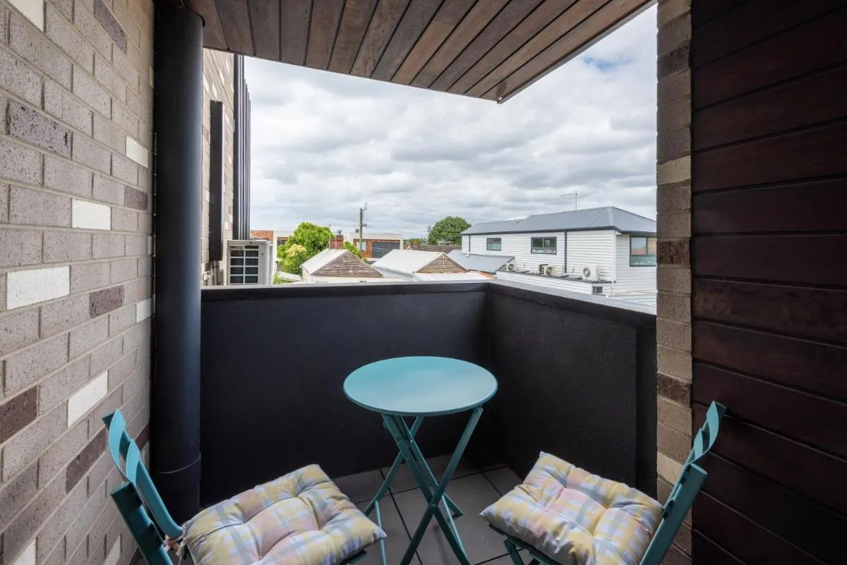Modern 1 Bedroom Apartment in Brunswick East near CBD — 5