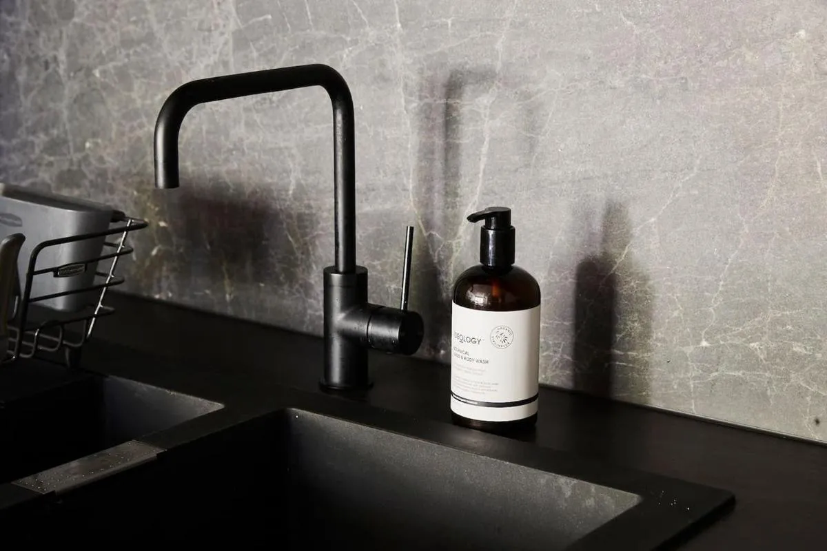 ‘Modern Minimalism’ Slate Chic in the City — 2