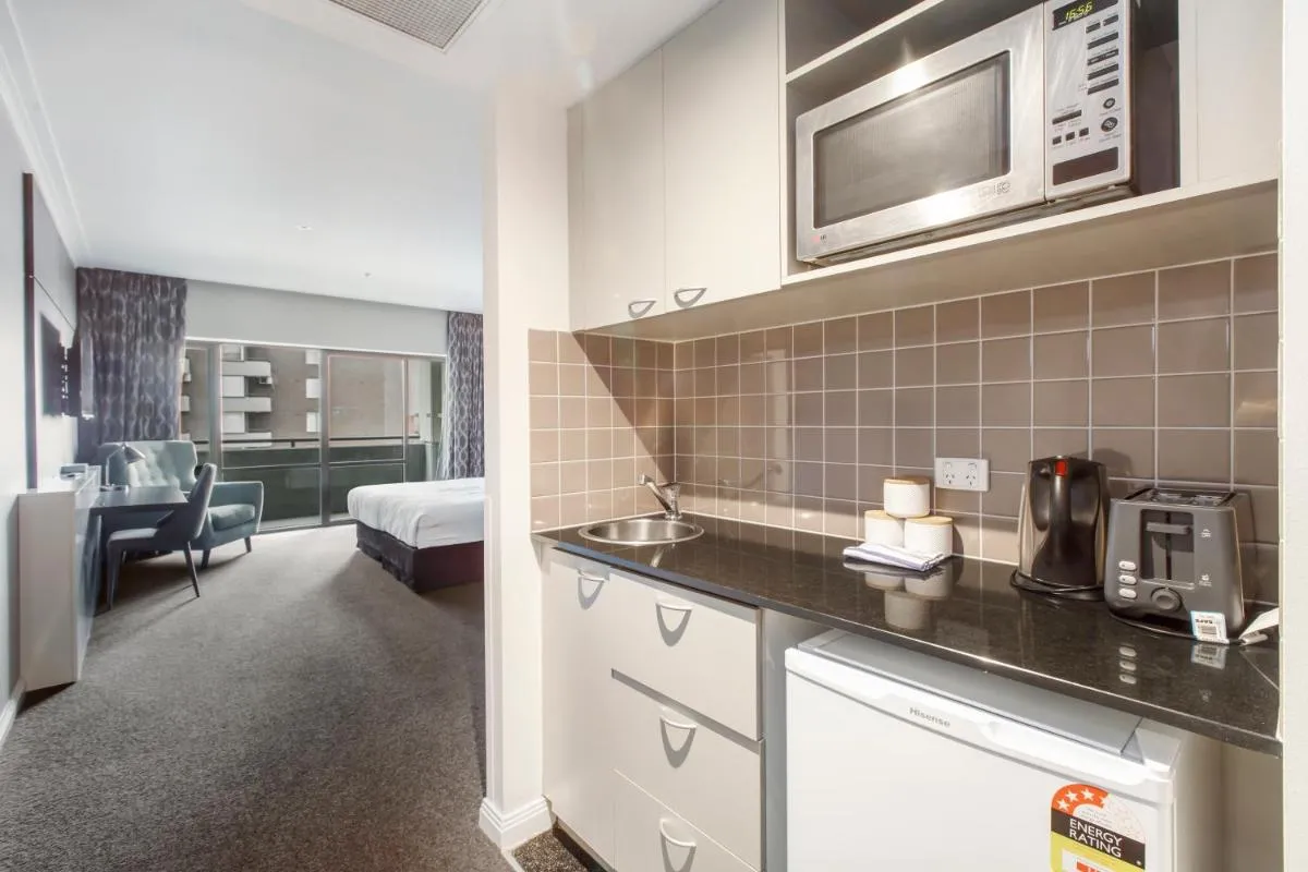 Modern Nomads Beautiful King Studio with Indoor Pool & Balcony — 5
