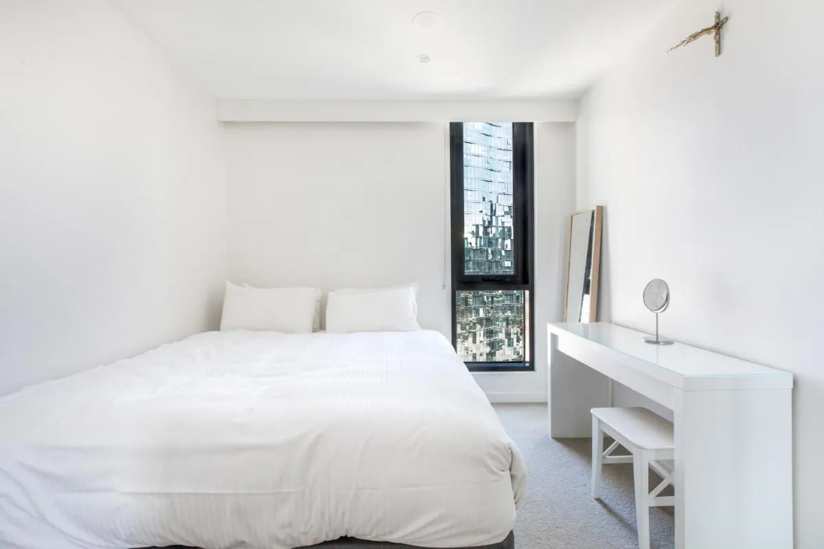 Modern Nomads Spacious Modern 2BR Urban Retreat with View — 2