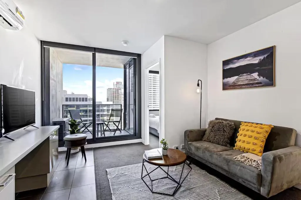 Modern One-bedroom Apt in Central Melbourne