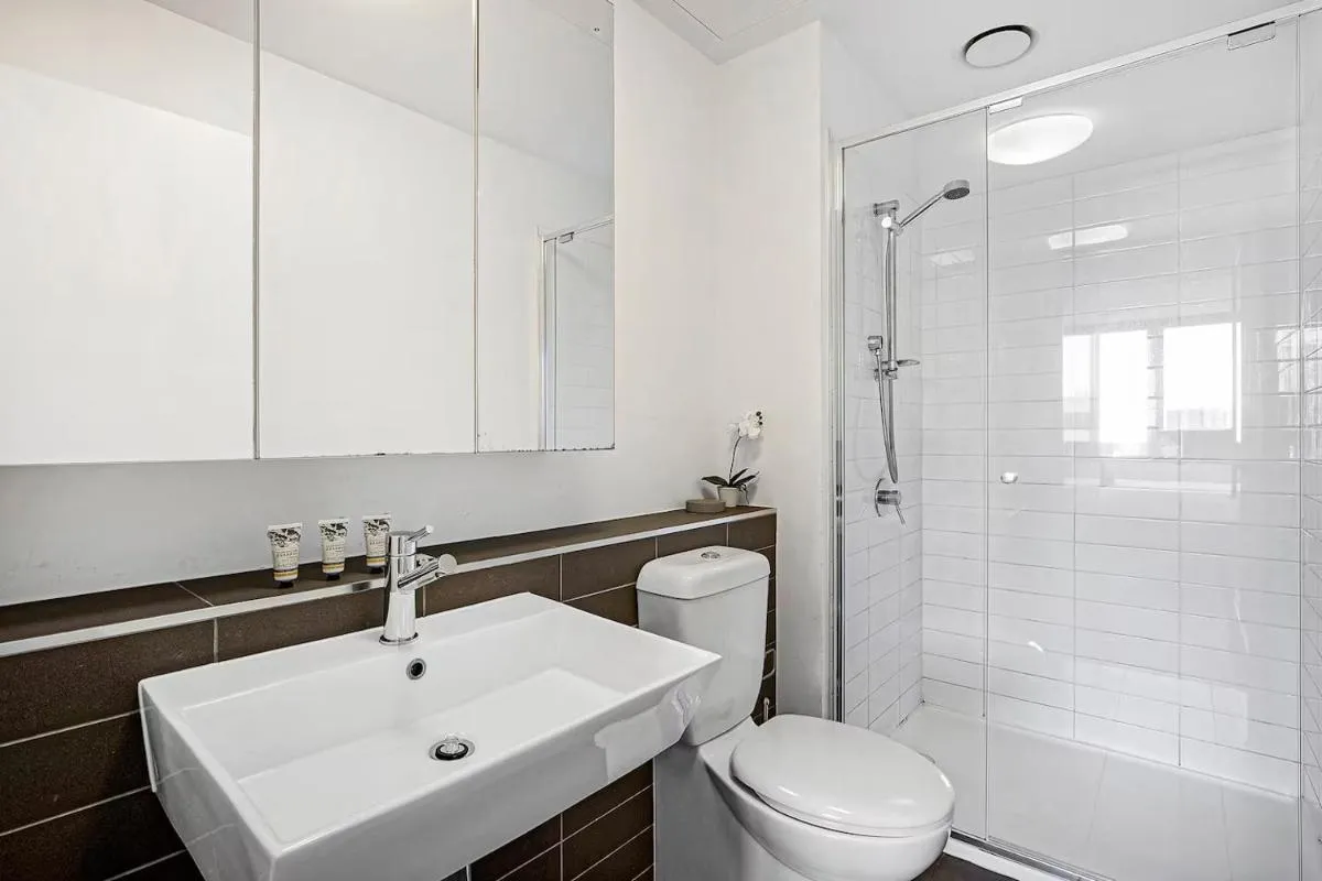 Modern One-bedroom Apt in Central Melbourne — 3
