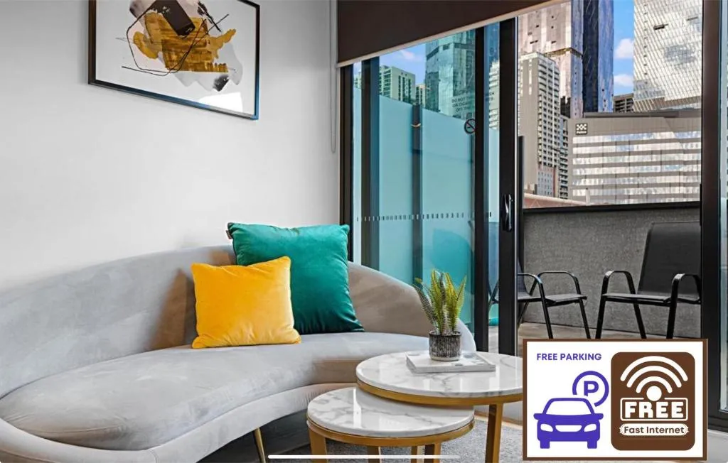 Modern SOHO Duplex Free Parking – City View
