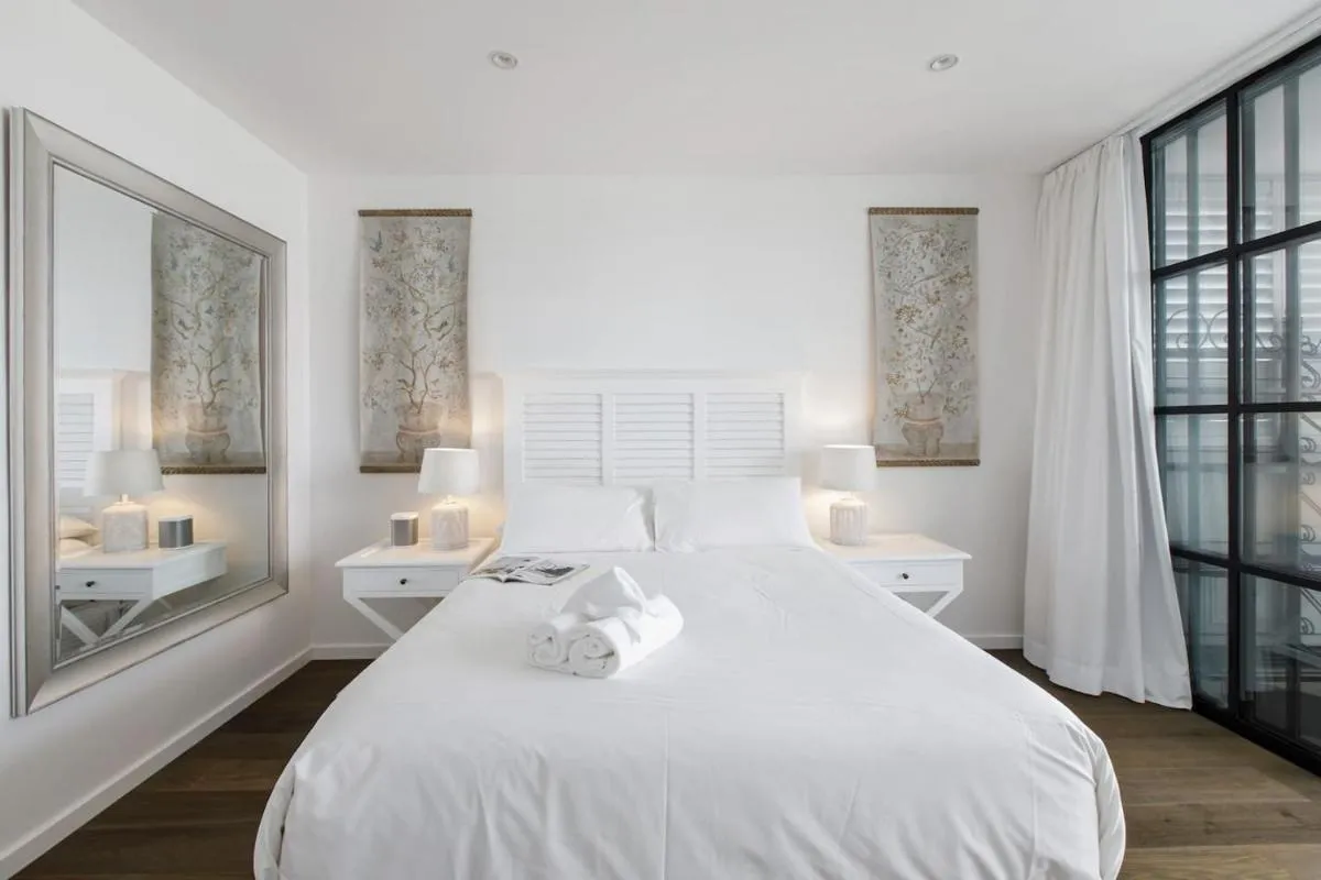 ‘Orangerie’ A Stunning Shoe Factory Conversion — 2