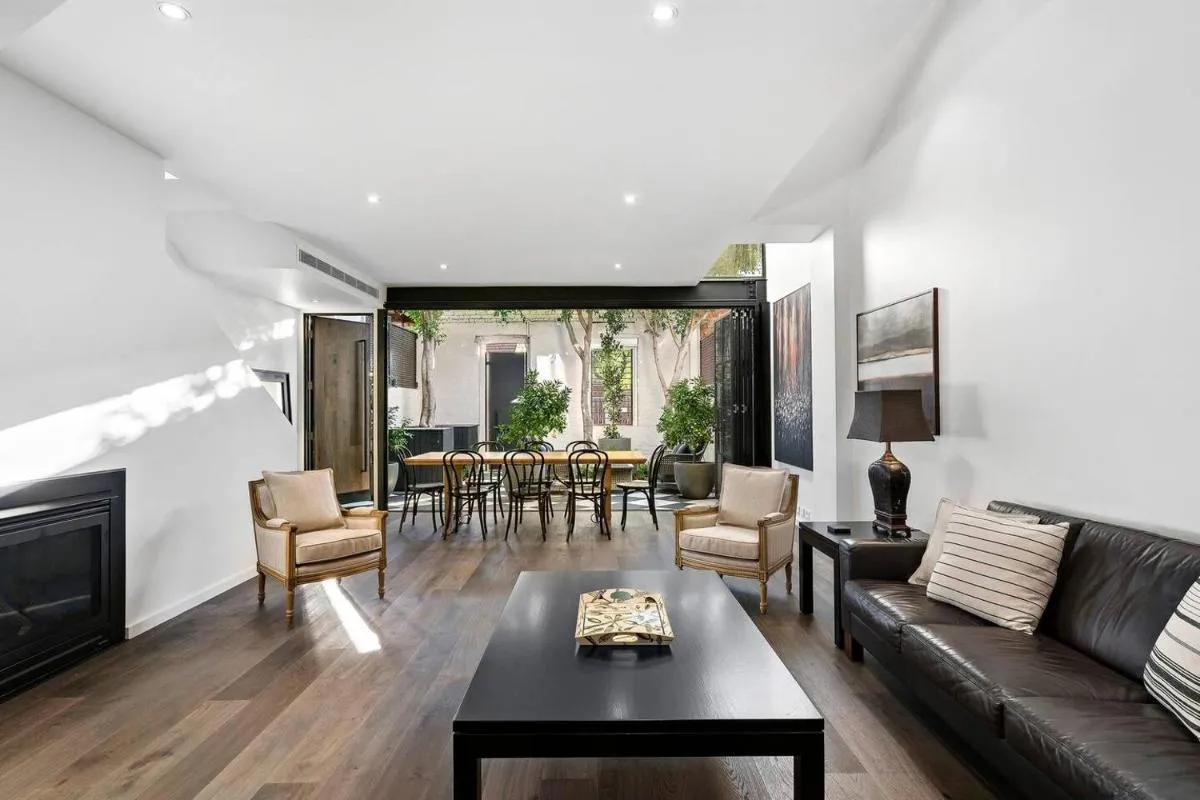 ‘Orangerie’ A Stunning Shoe Factory Conversion — 5