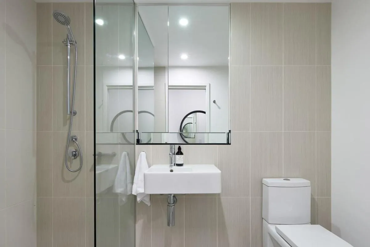 ‘Panoramic Elegance’ Stylish off Chapel St with Pool — 3