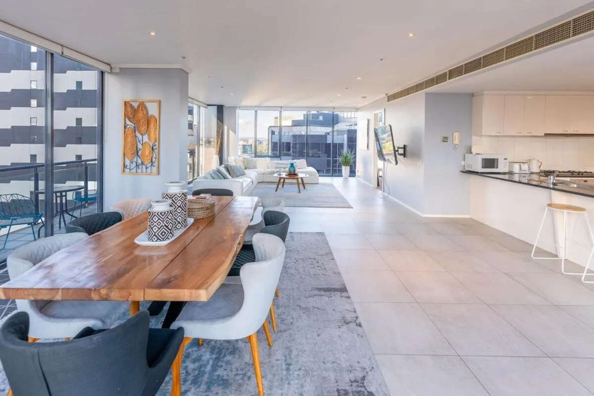 Perfect 4 Bedroom Penthouse close to Casino — 5